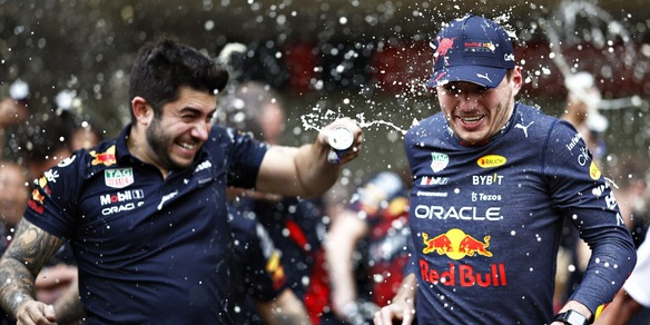 F1: Verstappen fa 14 in stagione, battuto il record di Schumacher e Vettel