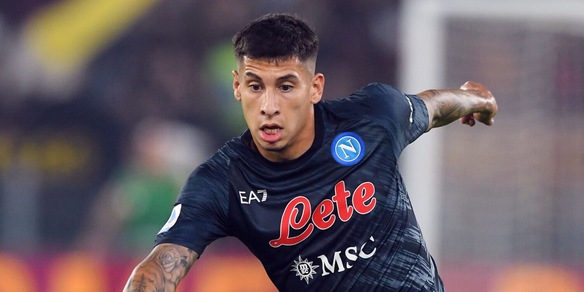Napoli, gli auguri di buon compleanno a Mathias Olivera