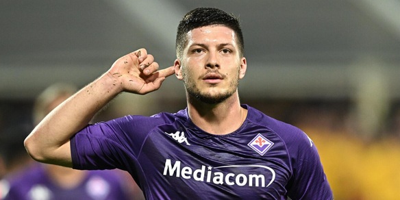 Jovic fa infuriare i tifosi della Fiorentina con una frase: polemica sui social