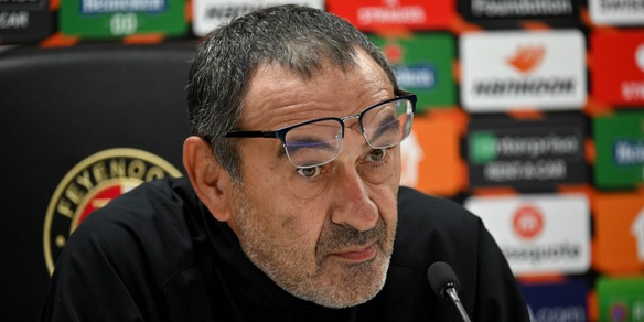 La denuncia choc di Sarri: "I tifosi del Feyenoord ci hanno tirato buste di piscio"