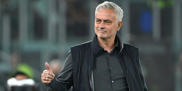 Mourinho avvisa: "Buona partita, ma ora arrivano gli squali"