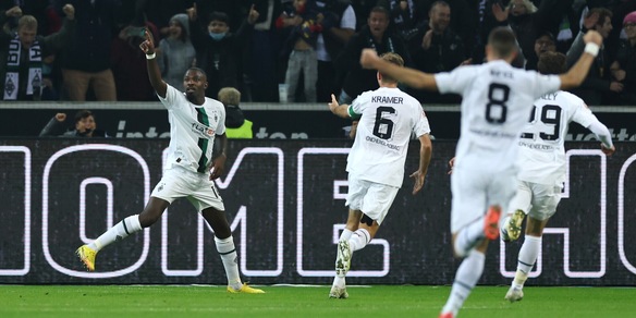 Bundesliga, il Monchengladbach torna a vincere e aggancia il Lipsia