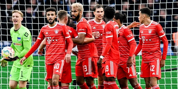 Bundesliga, il Bayern batte l'Herta 3-2 e vola in testa