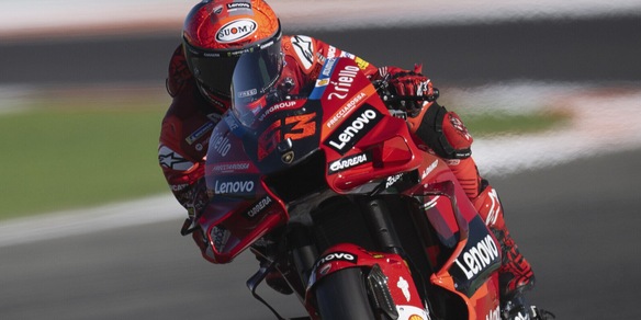 MotoGP, Bagnaia campione del mondo: Valencia si tinge d'azzurro