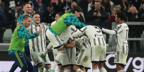 Juve, festa social dopo il derby d'Italia: esulta anche Chiellini