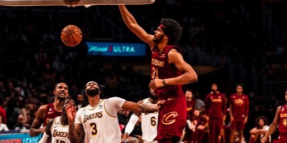 Nba, Lakers ancora sconfitti: vince Cleveland. Ok Jazz e Raptors