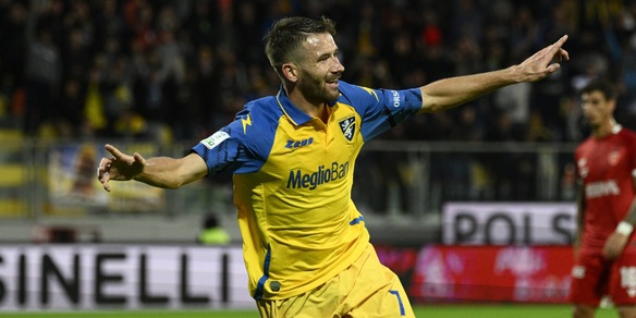 Serie B, il Frosinone blinda la vetta. Benevento-Bari 1-1. Spal, De Rossi: pari a Terni. Palermo-Parma 1-0