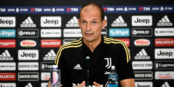 Juve, Allegri: "Scudetto? Napoli straordinario, se continua così..."
