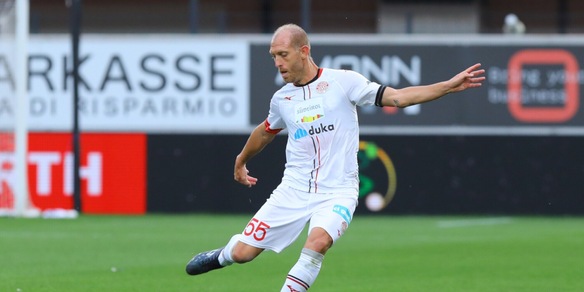 Serie B, minacce social a Masiello: "Non tornare a Bari". E il Sudtirol non lo convoca