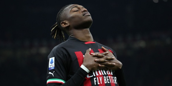 Milan, Leao segna alla Fiorentina ed esulta come Cristiano Ronaldo