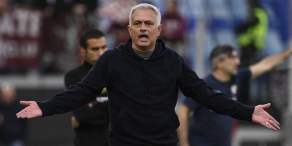 Mourinho squalificato due giornate: salta Bologna e Milan