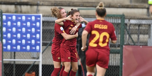 Roma-Sampdoria 2-0, Giugliano e Haug trascinano le Women giallorosse: vetta blindata