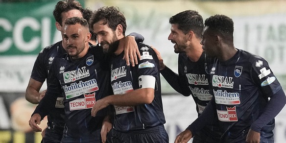 Serie C, il Pescara manda un messaggio al Catanzaro: 3-2 in casa della Turris