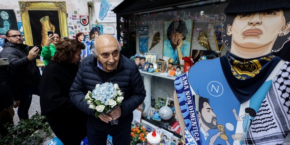 Ferlaino ai Quartieri Spagnoli: “Maradona voleva bene ai napoletani”