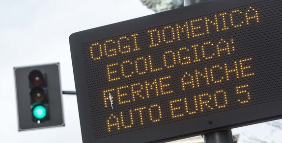 Costi alti, così il mercato non va E la Cina avanza