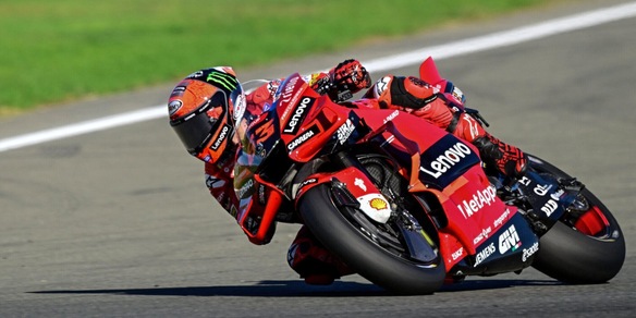 Ducati, Bagnaia sul rapporto con Valentino Rossi: "Fortunato a conoscerlo"