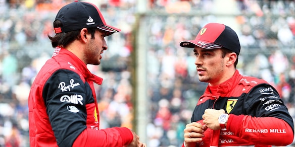 Ferrari, Sainz su Leclerc: "Ho copiato il suo stile di guida"