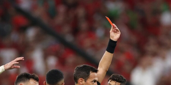 30 anni per aver aggredito un arbitro, la scioccante squalifica in Francia