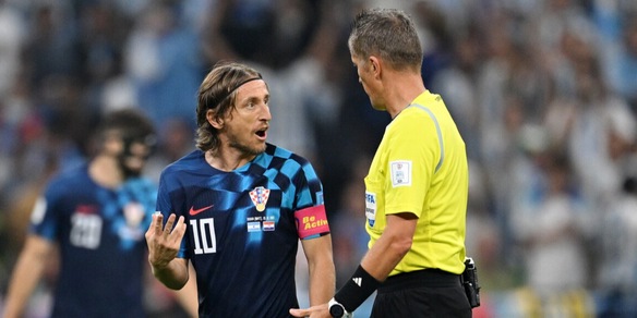 Modric, pesanti accuse contro Orsato dopo Argentina-Croazia: “Uno dei peggiori”