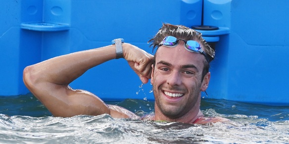 Fiorello celebra Gregorio Paltrinieri, “il traghetto italiano”