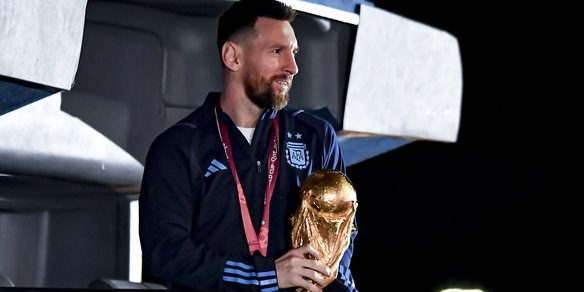 Leo Messi campione: dopo il Mondiale, pokerissimo da record