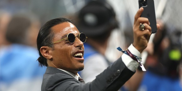 Salt Bae insultato da un calciatore italiano: l’attacco è brutale