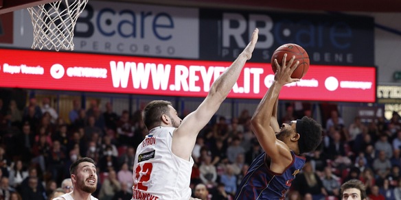 Basket, Venezia occasione persa. Trento e Reggiana travolte