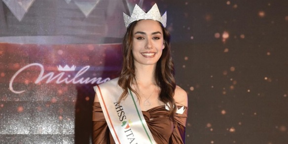Miss Italia 2022, è di Roma e ha 18 anni la nuova regina