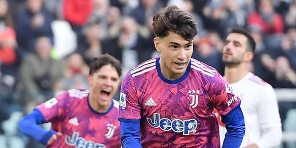 Juve-Standard Liegi 1-1: Soulé pareggia su rigore dopo l'autorete di Danilo