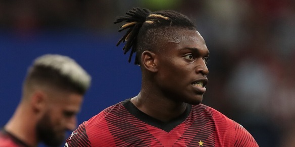 Milan, la reazione di Leao dopo il gol al Verona: il gesto per Pioli