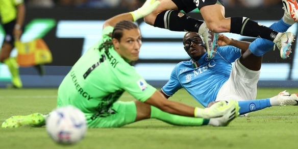 Napoli, laser puntato contro Silvestri: la decisione del giudice sportivo