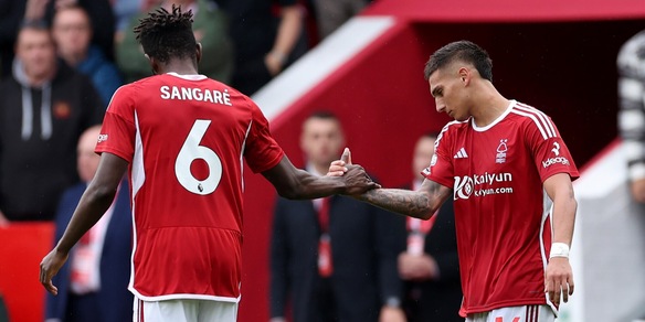 Dominguez salva il Nottingham Forest: 1-1 in dieci con il Brentford