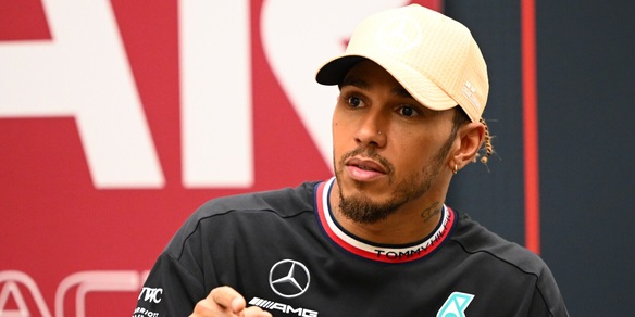 F1, Hamilton fa mea culpa: "Chiedo scusa alla squadra e a Russell"