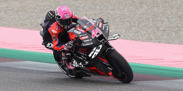 MotoGP Indonesia, doppietta Aprilia nella Practice. Bagnaia e Bastianini in Q1