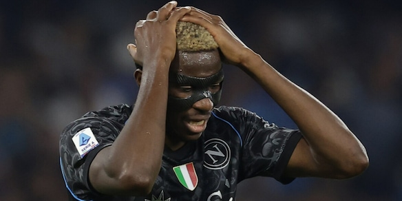 Infortunio Osimhen, il ct della Nigeria: "Non voglio farlo stare fermo due mesi..."