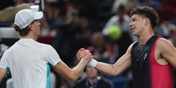 Sinner torna in campo contro Shelton: ma c'è un problema