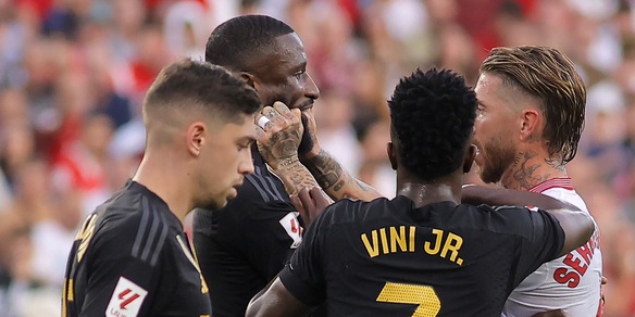 Siviglia-Real, che bufera! Insulti razzisti e rissa in campo: la reazione di Ancelotti