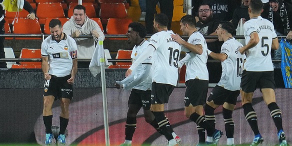 Liga, Gayà e Duro trascinano il Valencia: Cadice ko