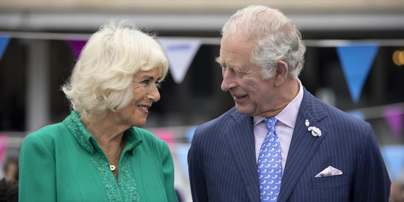 Re Carlo dice addio al trono? L'allarme: "Rischia di sparire"