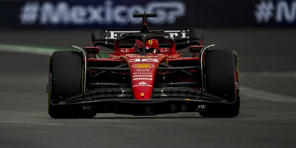 F1 Messico, doppietta Ferrari in qualifica: Leclerc in pole, Sainz 2°