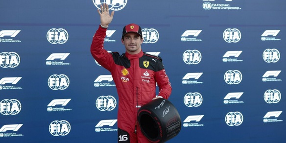 Ferrari, Leclerc festeggia la pole in Messico: "Adesso voglio vincere"