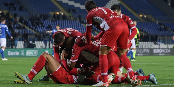 Serie B, Bari ok in rimonta. Il Palermo crolla in casa. Modena-Ternana 2-1