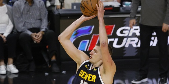 Nba, Atlanta vince a Milwaukee, i Golden State passano a Houston