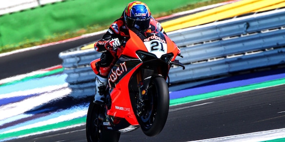 Superbike, Rinaldi lascia la Ducati: ufficiale il passaggio a Motocorsa