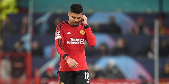 Manchester United, Casemiro si infortuna al tendine: i tempi di recupero