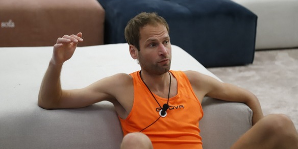 Grande Fratello, Alex Schwazer a rischio: "Ho bestemmiato due volte"