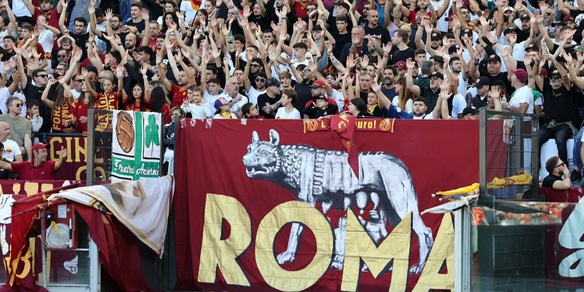 Derby, per i tifosi della Roma è un bivio: si aspettano una reazione dai giocatori