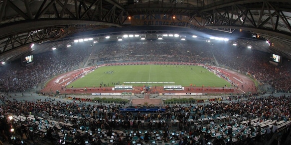 Derby, Olimpico pronto: ricordo di Sandri, primi sfottò e Olympia che cambia volo