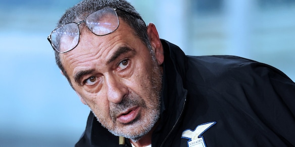 La frase ironica di Sarri prima di Lazio-Roma: "Ecco come vivo il derby"