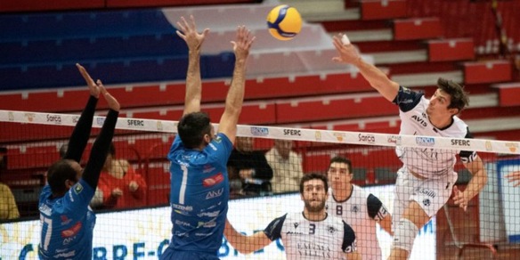 Siena al secondo posto, Santa Croce ferma Cuneo